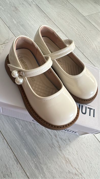 Pantofi marimea 26
