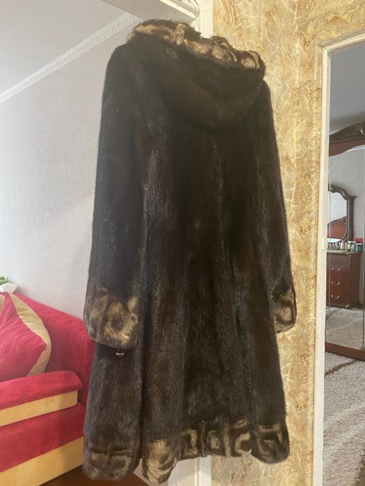 Продам норковую шубу