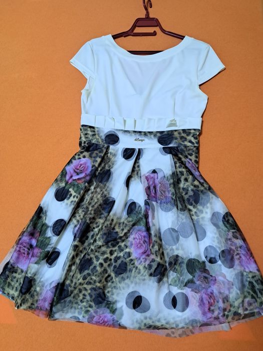 Кокетна рокля на Луси