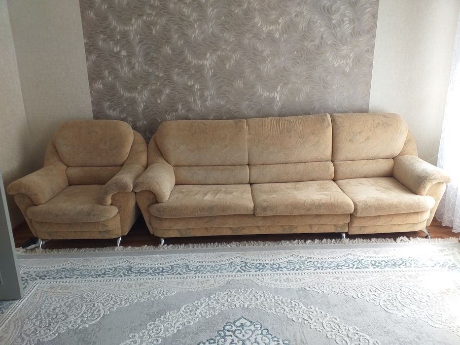 Продаётся мягкий уголок.