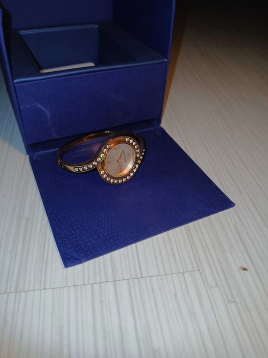 Ceas tip bratara, Swarovski Lovely Crystals
