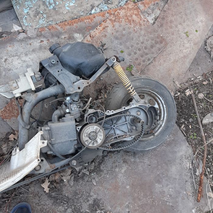 Продам или обмен.  2 скутера и самокат .