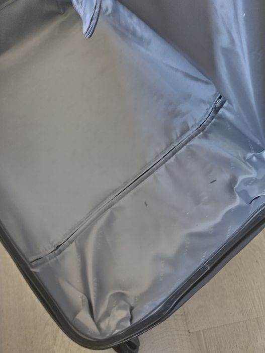 Куфар със заключване