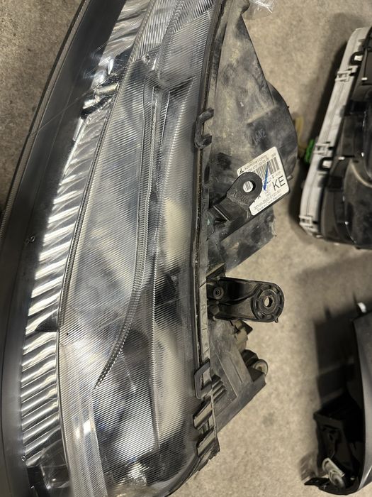 Десен ксенонов фар хонда сивик 8 отличен