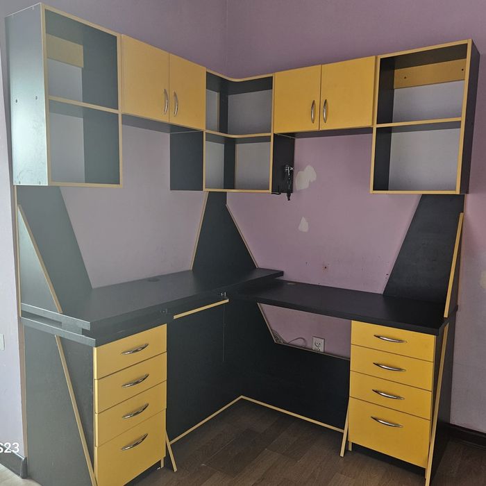 Рабочий стол для школьника, компьютерный стол