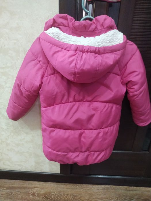 Продам тёплое пальто для девочек.