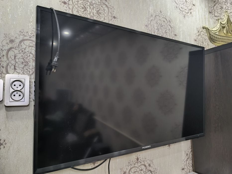 Телевизор Rosso почти новый