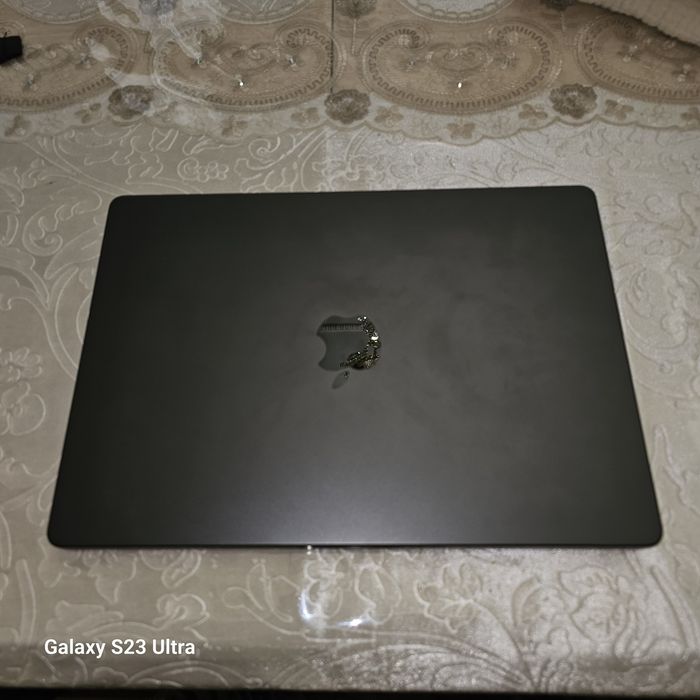 Macbook pro 14inch, 16gb M5