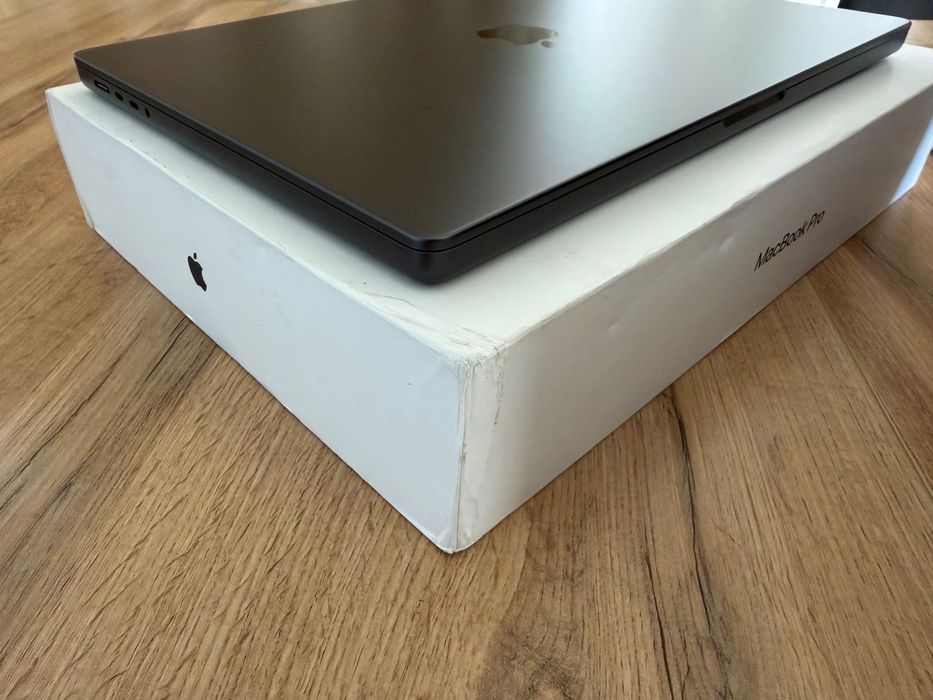 MacBook Pro 16" M4 MAX 16-CPU, 40-GPU, 64 RAM, 1TB SSD NANO Display, В ГАРАНЦИЯ