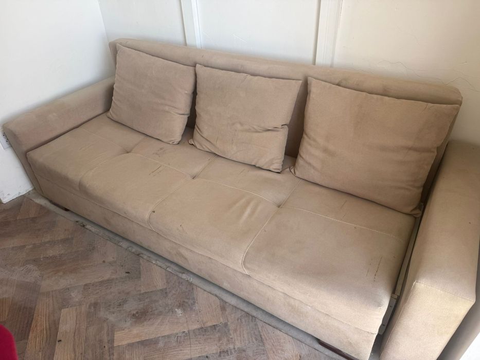 Диван трёхместный б/у