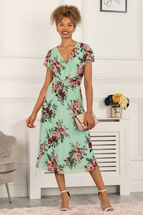 Мрежеста зелена рокля