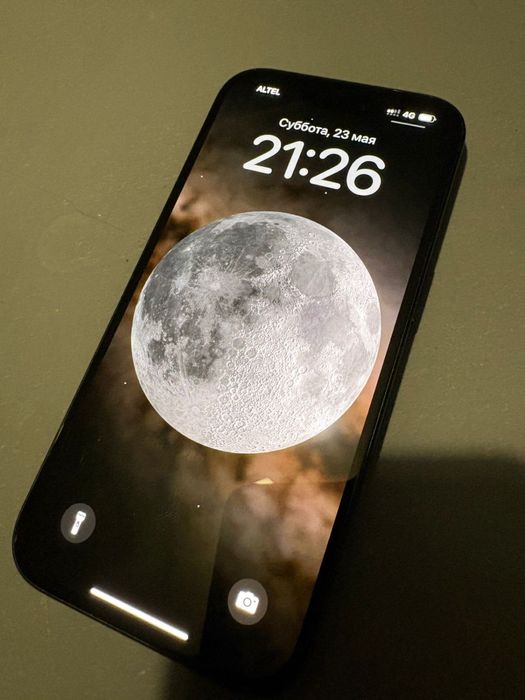 Продам Iphone 16