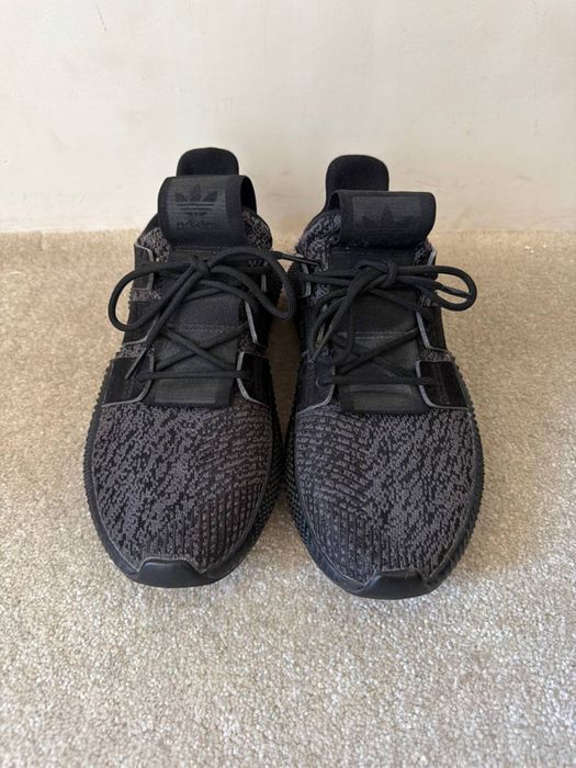 Кроссовки Adidas в чёрном цвете  Размер: 42 (стелька 26 см)