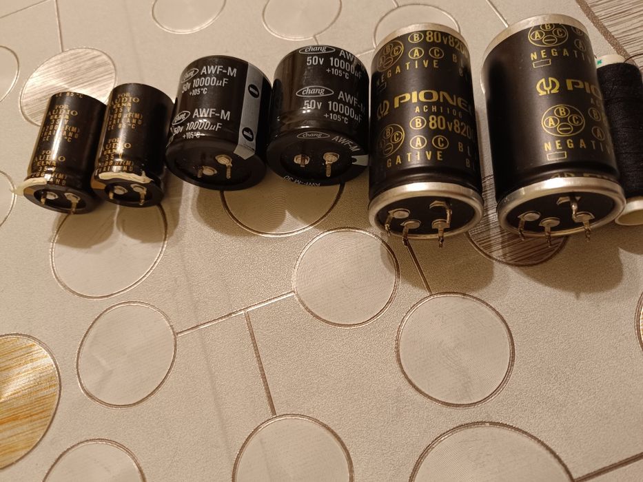 Condensatori electrolitici