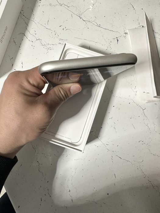 Айфон 11 в хорошом состояни