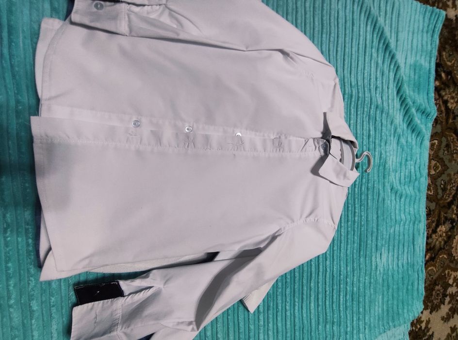 Продам детские школьные рубашки