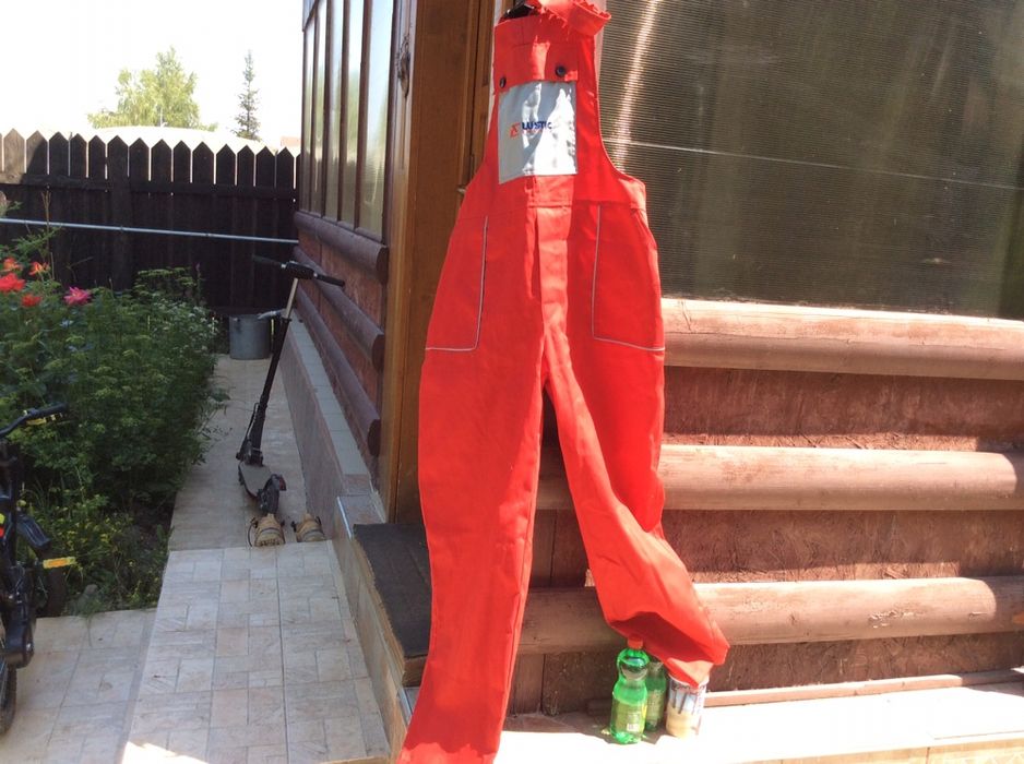 Salopeta lucru marime 52 ,rosu 45ron si role oxelo mar