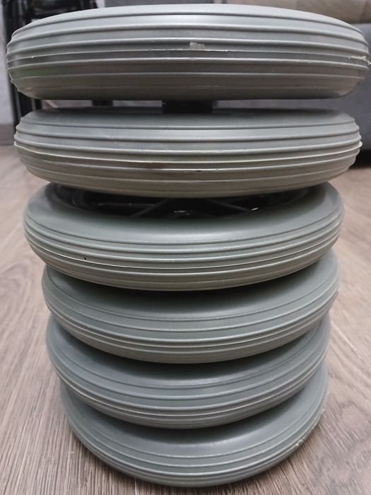 Покрышки колеса шины балоны отличного качества на инвалидную коляску..