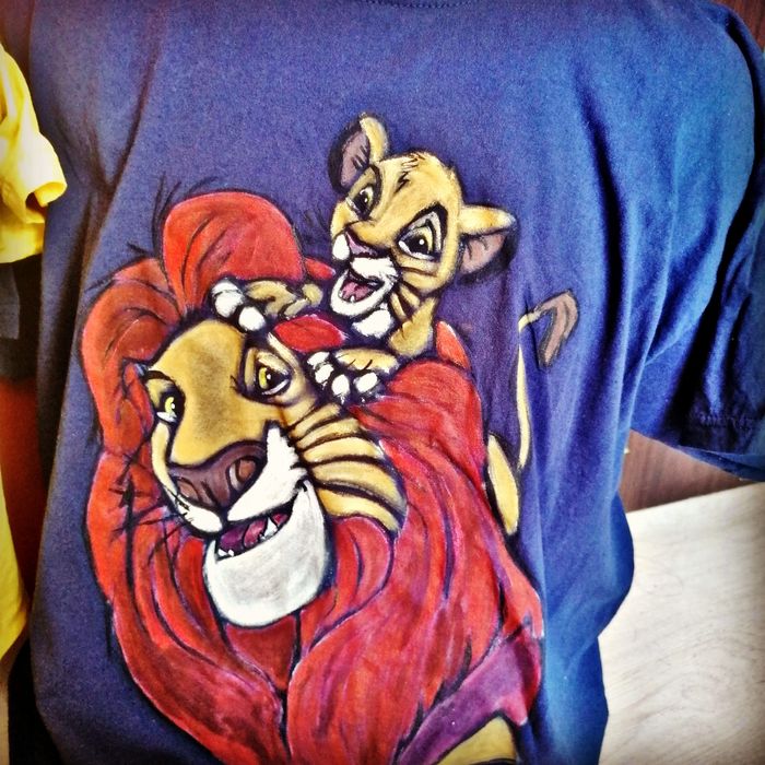 Рисувани тениски с картинки по ваш избор