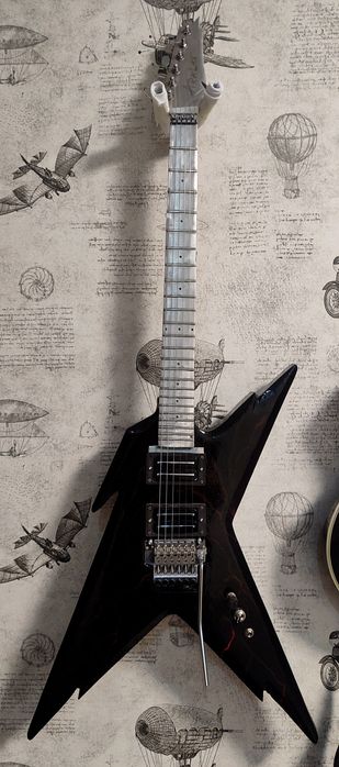 Электрогитара с алюминиевым грифом