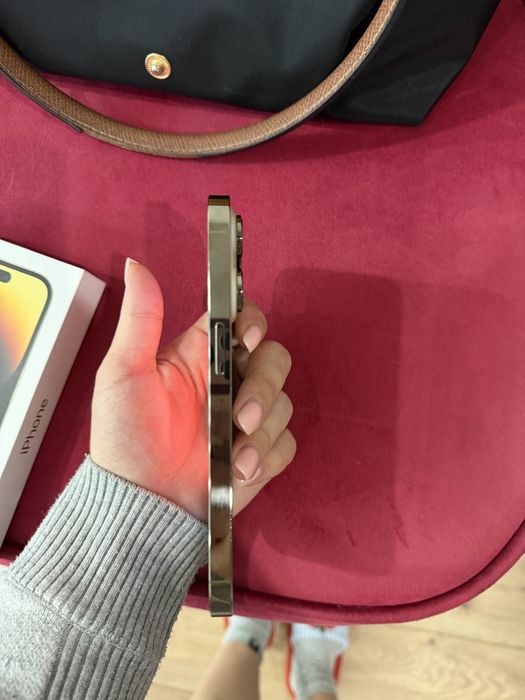 Продам Iphone 14 pro