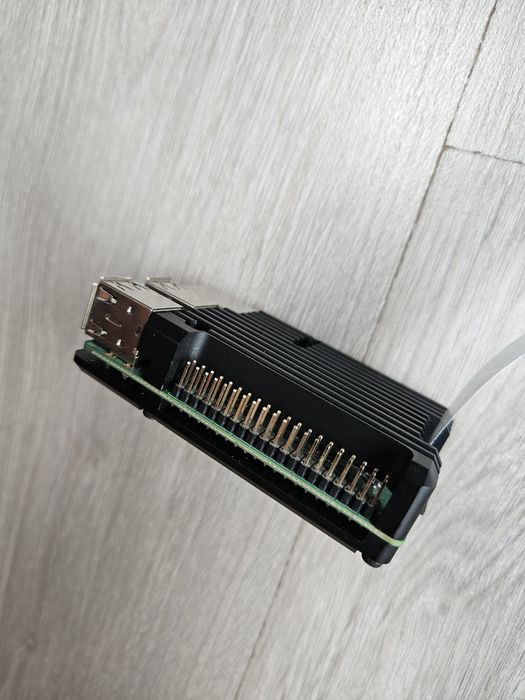 Raspberry pi 3B + adaptor original + display 4.3 inch DSI + radiator