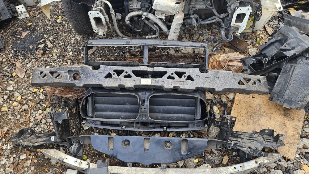 Маска/Греди/Основи за фарове/Пръскалки за фарове за BMW F10/F11