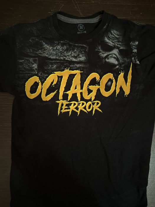 Octagon тениска.