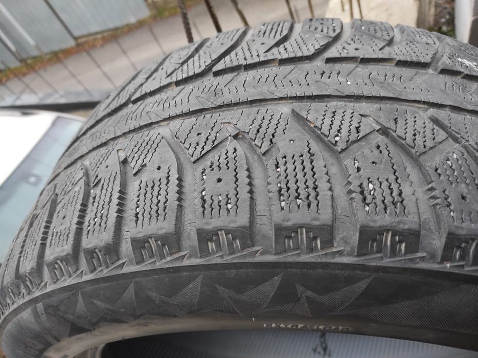 Резина зимняя bridgestone