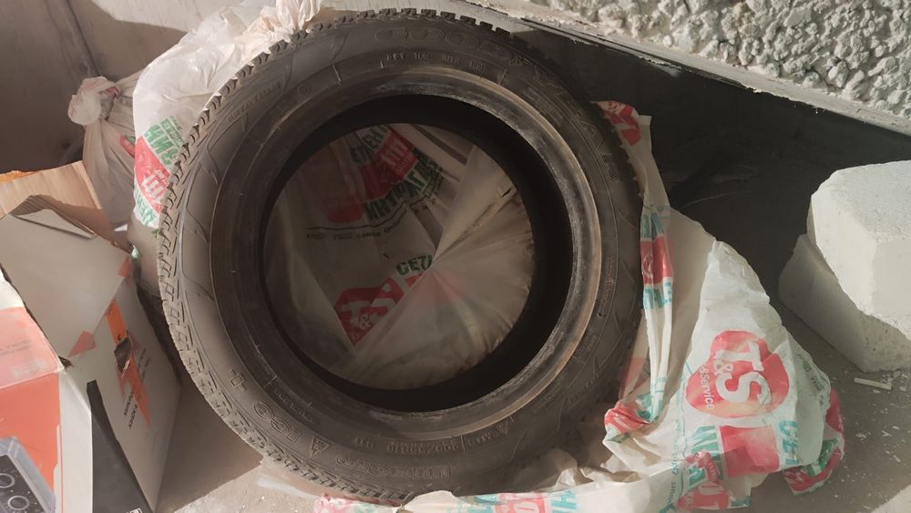 Зимние покрышки Good year