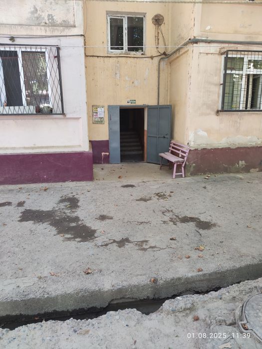 Продается квартира 1-хонали. Роддом рупараси. Аптека каторида.