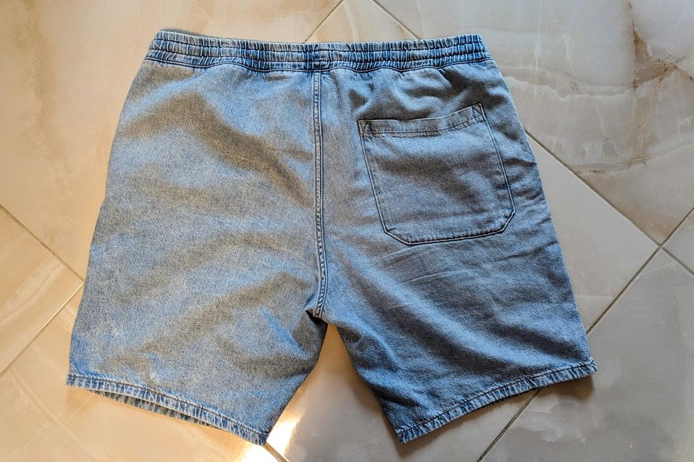 Къси Панталони H&M Regular Fit Размер XL 2 Цвятa Цената е за Двата Общо