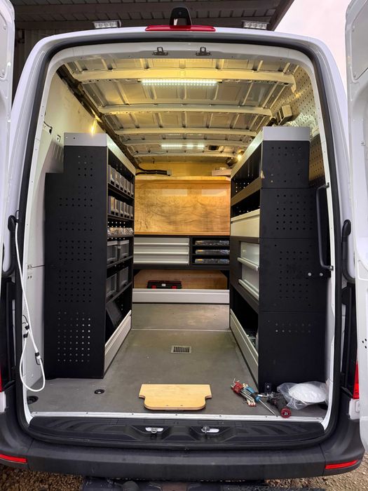 сервизно оборудване за бус