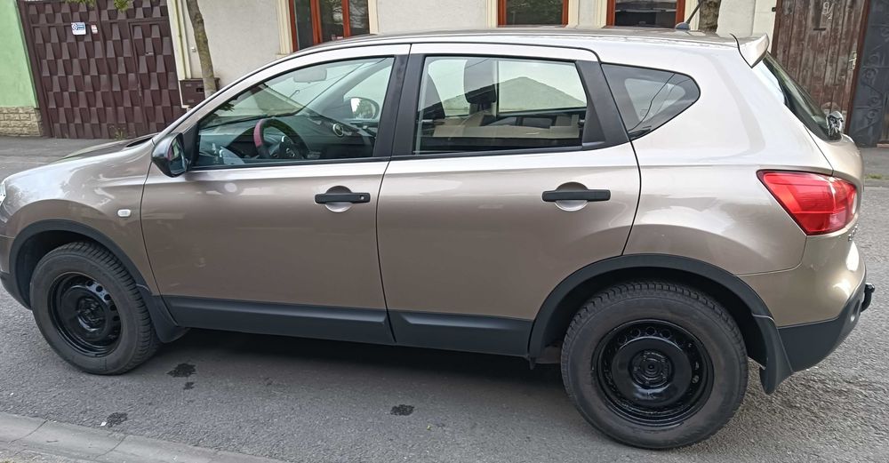De vânzare - Nissan Qashqai 1.6 benzină 4500 euro(negociabil)