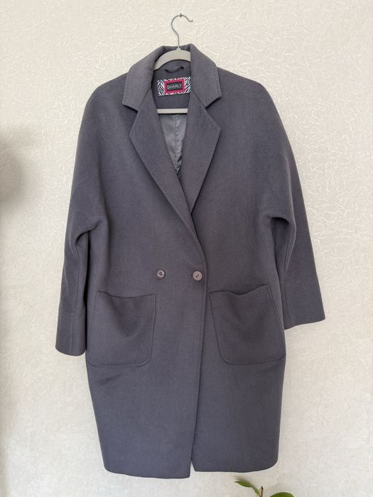 Продам платья, пальто