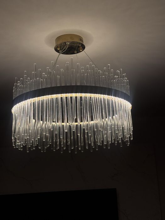 Candelabru nou, doar desfacut