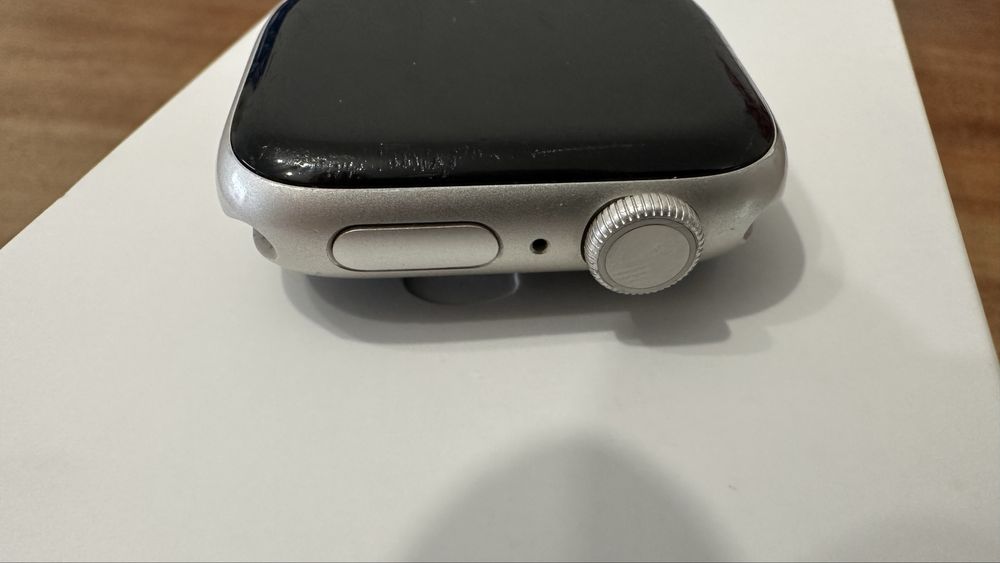 Apple Watch Series 7, 41mm, Starlight - Изгодно