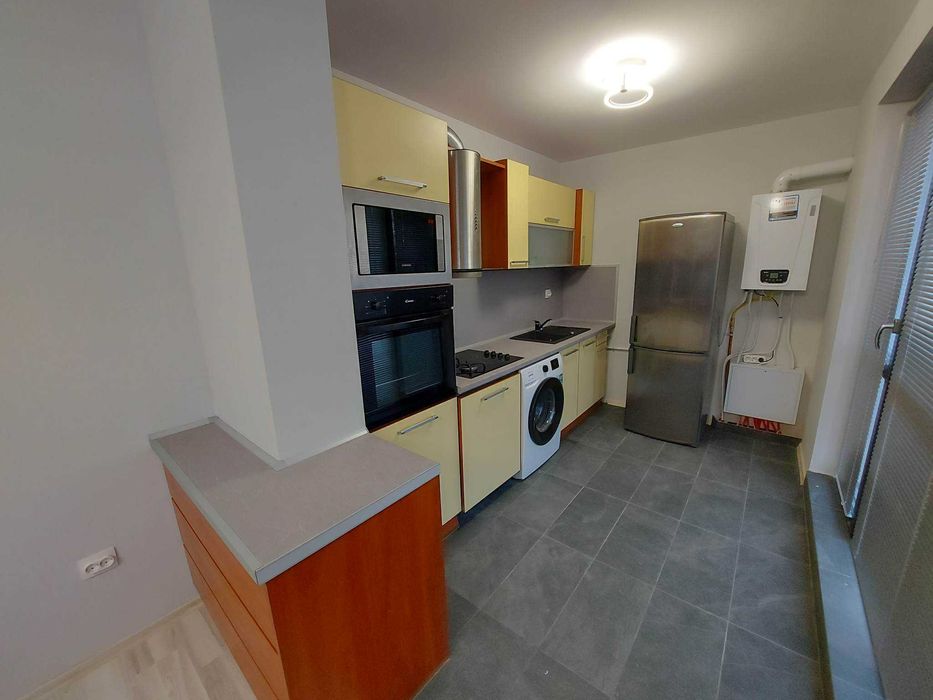 Дава се под наем Двустаен апартамент в Търговище, Център - 70 кв.м за 306 € - Снимка #1