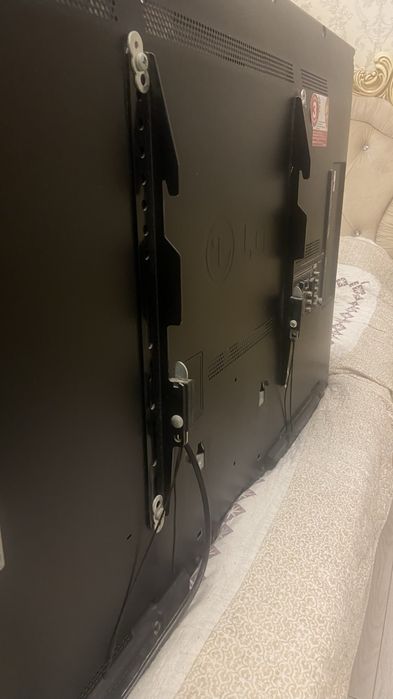 Продам телевизор LG , б/у