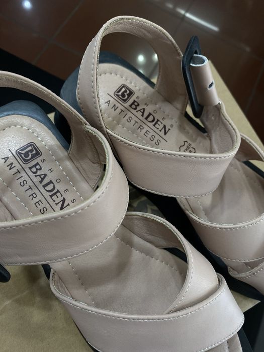 Продам босоножки .