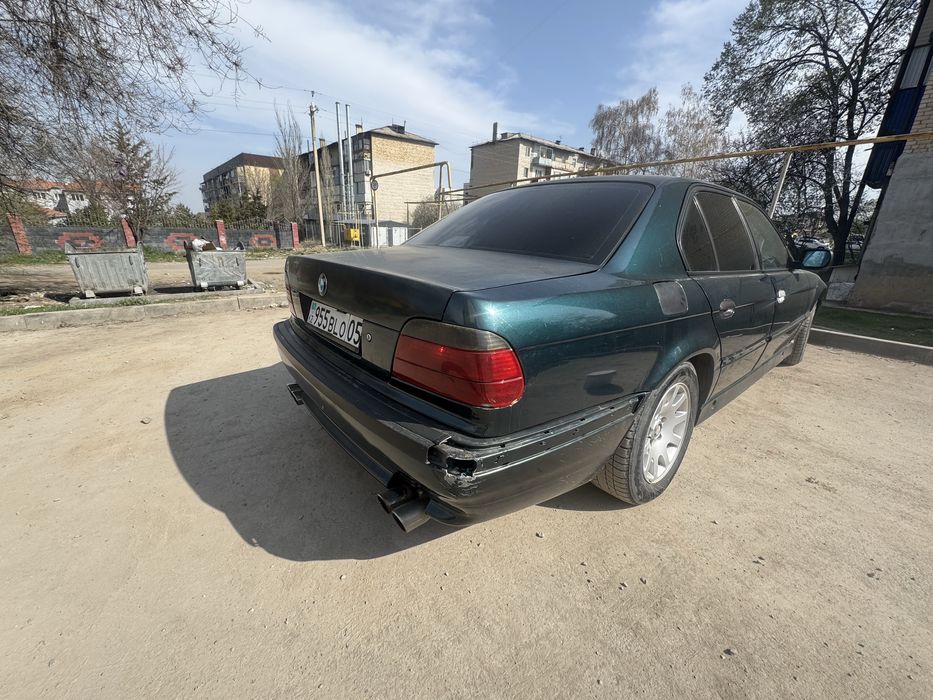 Бмв е 38 в средним состояние