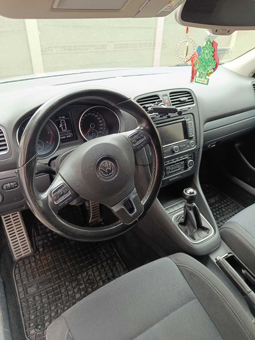 VOLKSWAGEN Golf 2011 — imagine 4