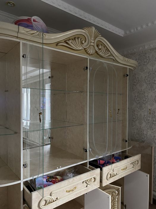 Стенка в зал для посуд