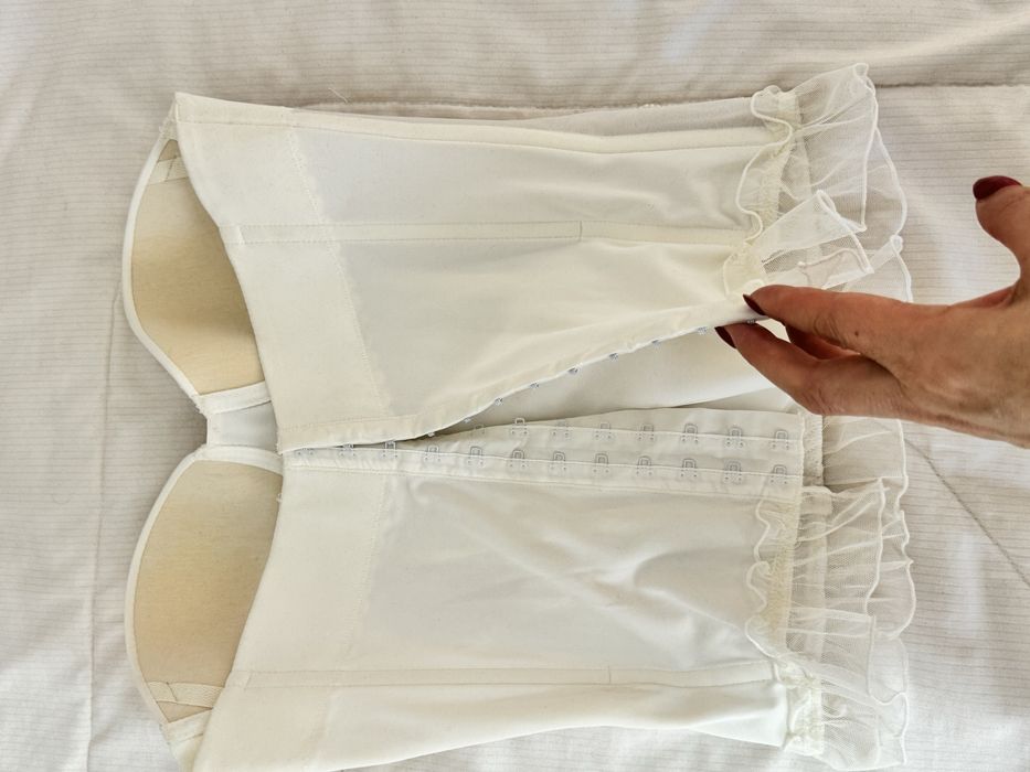 Карсет белый нов