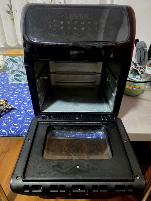 Friteuză cu aer cald