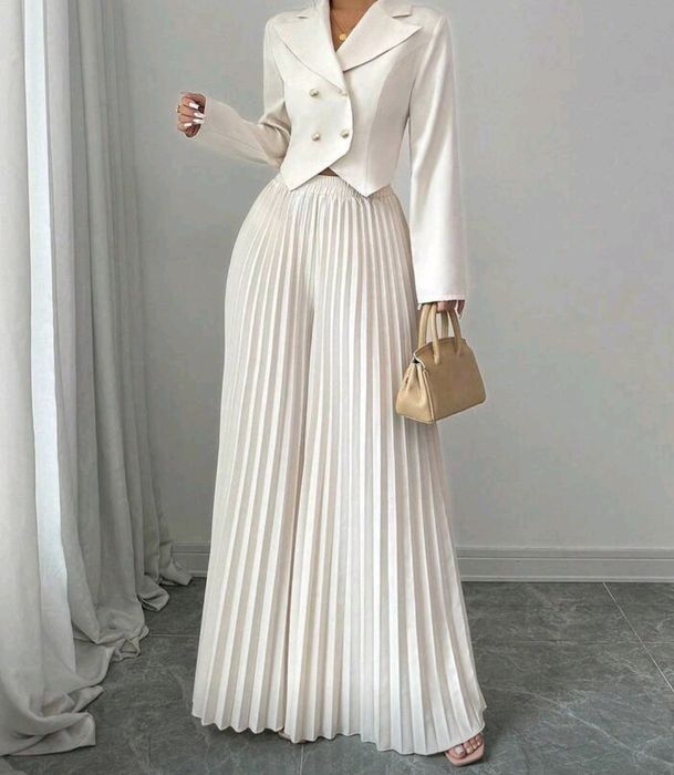 Costum elegant pentru femei L..Disponibil în 2 culori