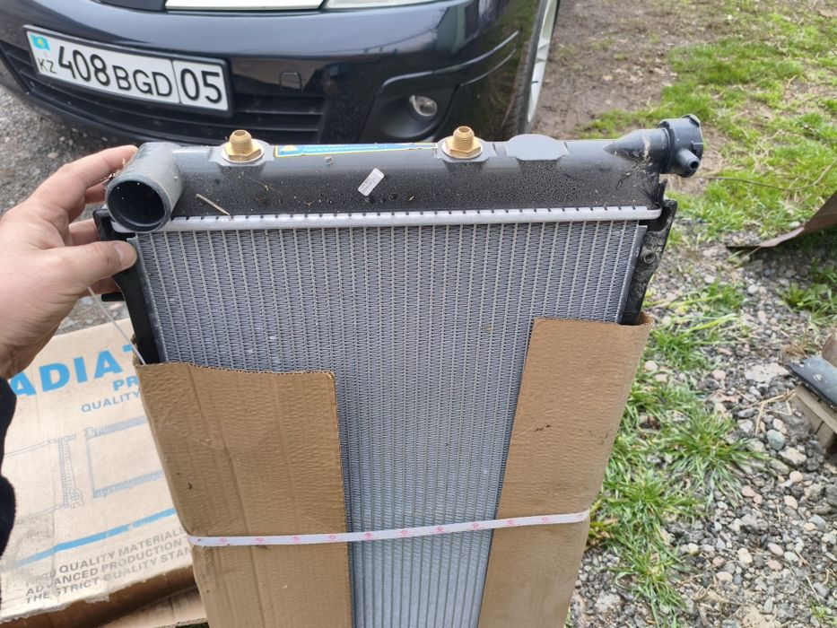 Радиатор субару б3