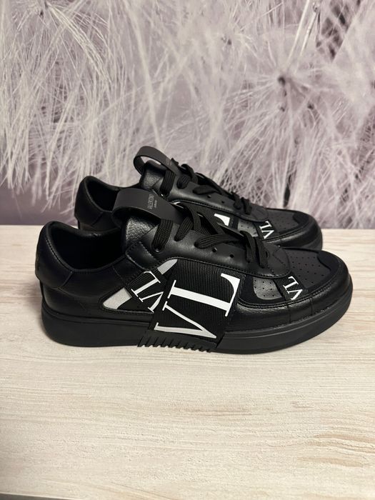 Adidasi Valentino Noi