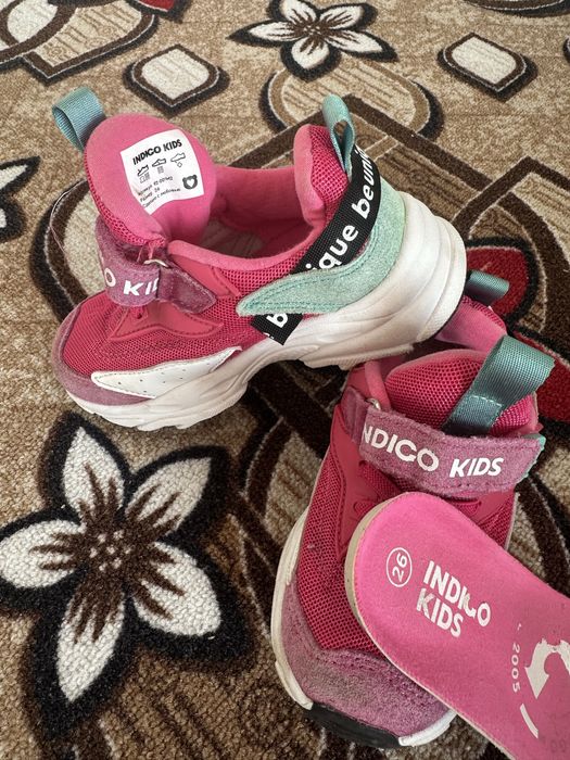 Великолепные розовые детские кроссовки!