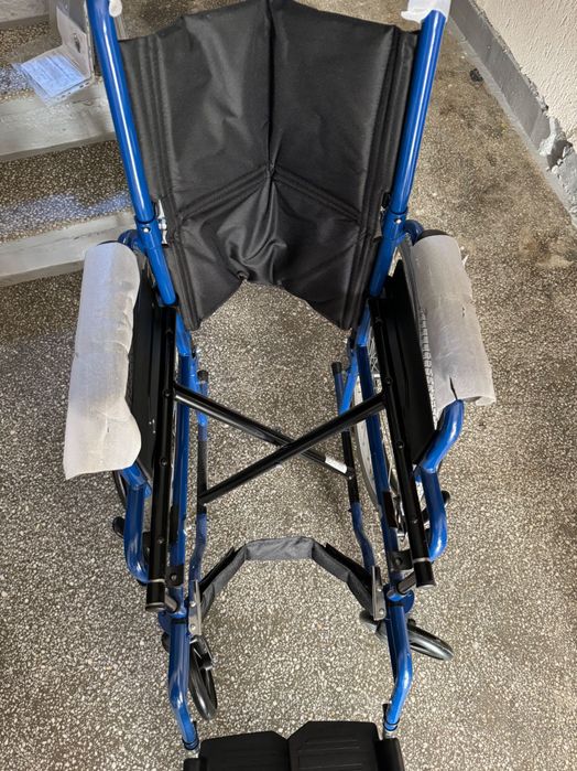 Cărucior pliant cu olită